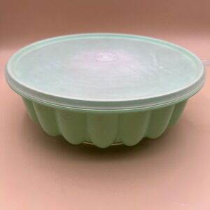 Vintage Tupperware Jel-N-Serve Jello Mold Mint Green 1202 with Star Insert Lid